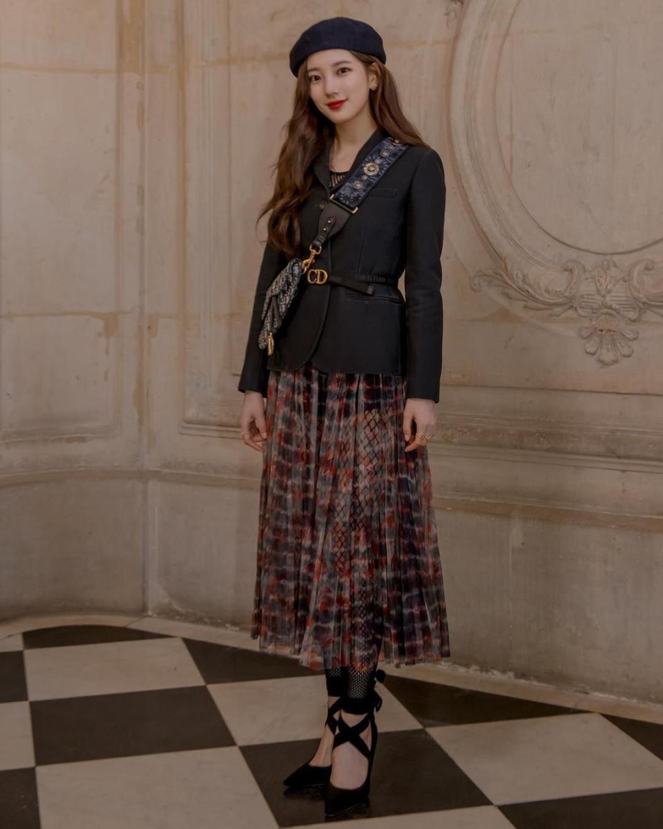 <h3>秀智</h3><p>韓國初戀女神秀智出席 Dior 2019 秋冬時裝秀走的是氣質可愛路線。</p><cite>微博 / IG</cite>