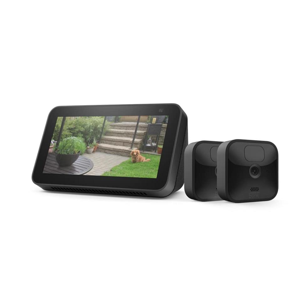 Blink Outdoor 2 Cam Kit bundle with Echo Show 5