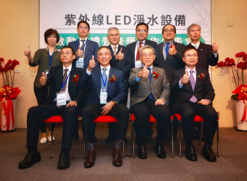 台塑集團旗下福機裝、宣冠與交通大學簽定UVC-LED產學合作協議。（攝影／馬景平）