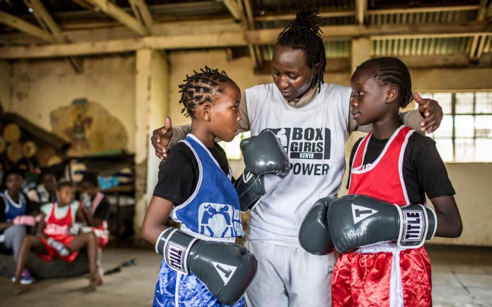 Box Girls - How boxing is empowering girls in Kenya - Luis Tato