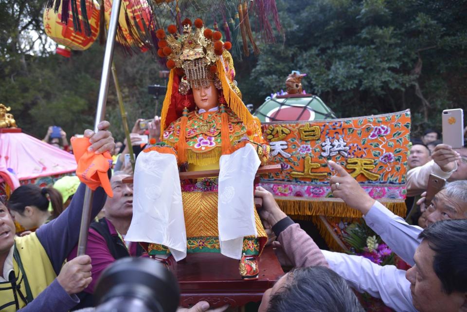 <p>白沙屯媽祖、山邊媽祖每年都會在秋茂園不捨換轎。（圖／翻攝自白沙屯拱天宮粉專）</p>
