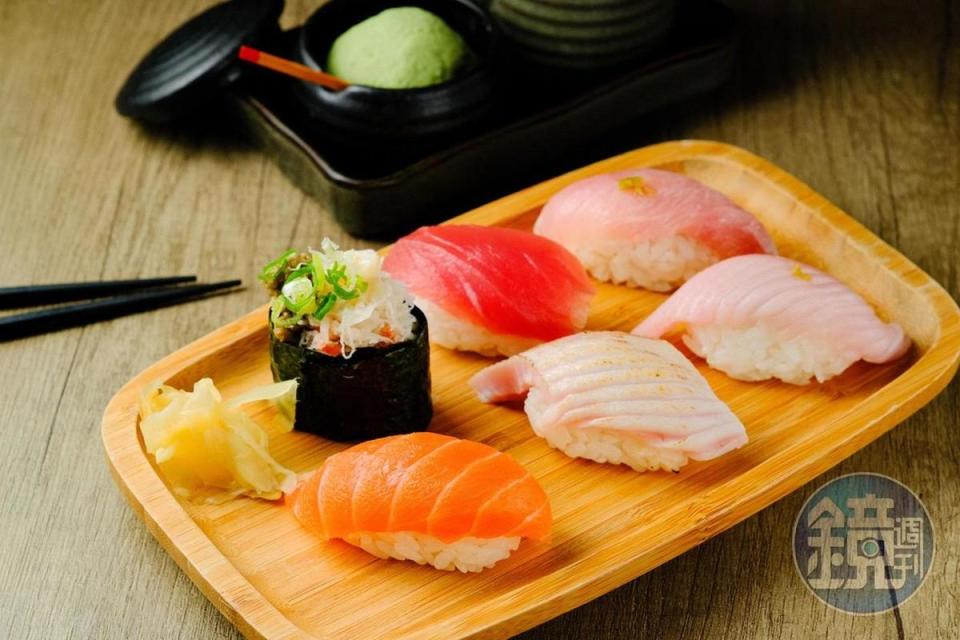 這日的握壽司有煙仔虎、旗魚、松葉蟹蟹膏、鮭魚、鮪魚等。（160元／份）