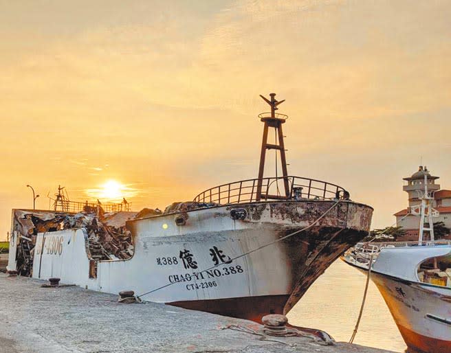 許多漁民汰除漁船都停泊在屏東鹽埔漁港。圖非新聞船隻。（潘建志攝）