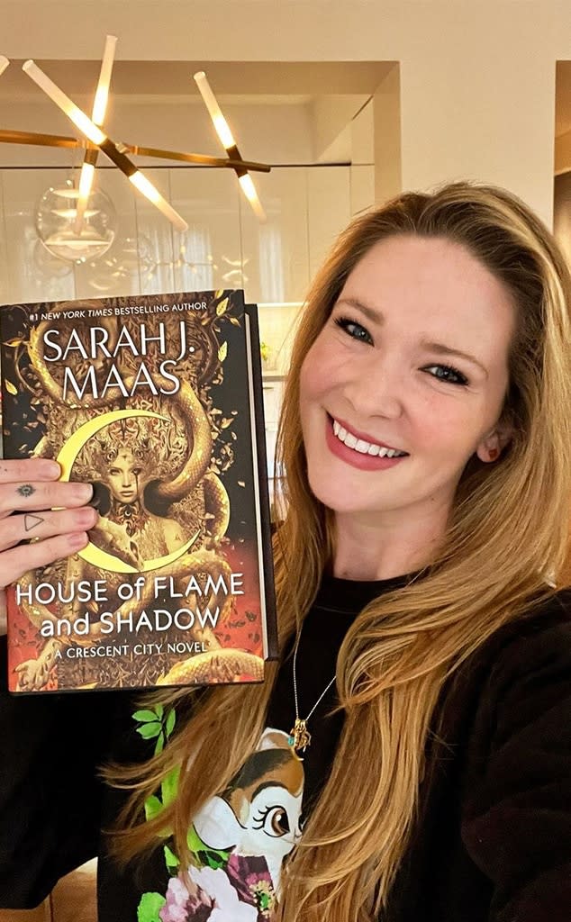 Sarah J. Maas, House of Flame and Shadow