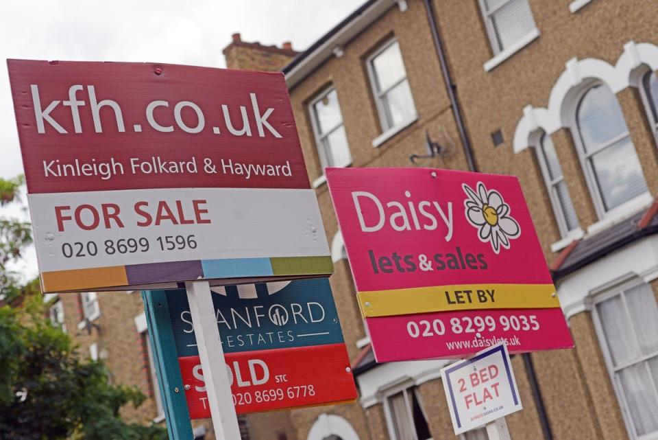 The average UK home now costs  £286,896 according to Halifax  (Daniel Lynch)