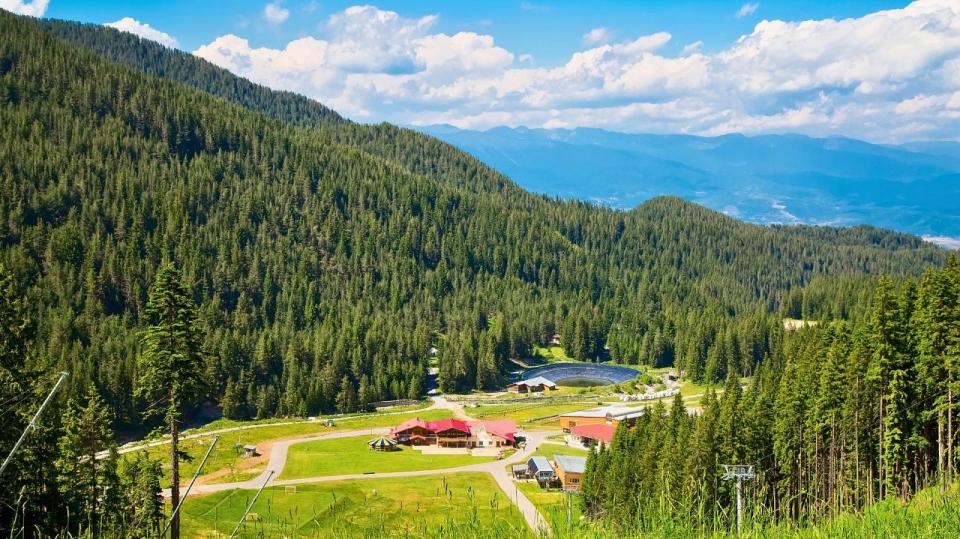 En été, Bansko devient un paradis pour les randonneurs.