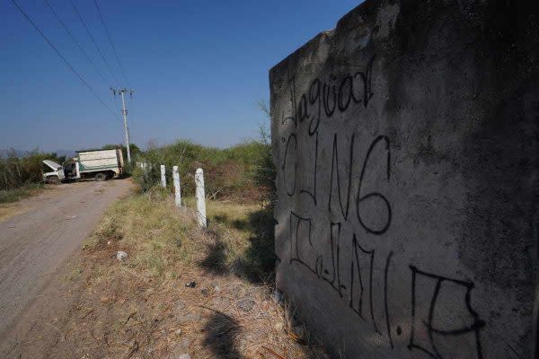 Localizan cuatro cuerpos a un costado de la carretera en Encarnación de Díaz, Jalisco