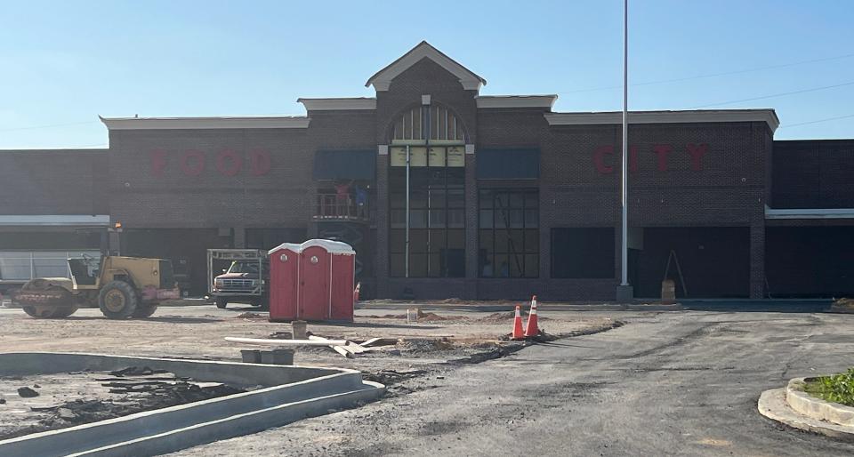 The opening of the Food City grocery store at the Gadsden Mall has been pushed back to 2024.