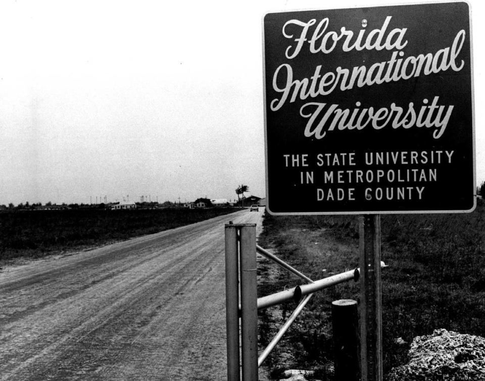 Entrance to FIU off Tamiami Trail in 1970.