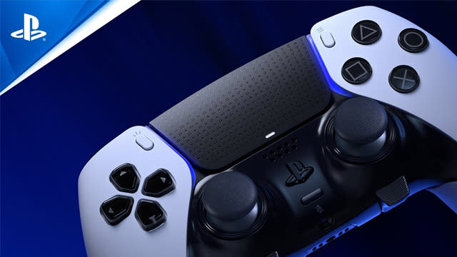 DualSense Edge vs Original DualSense PS5 Size and Look Comparison 