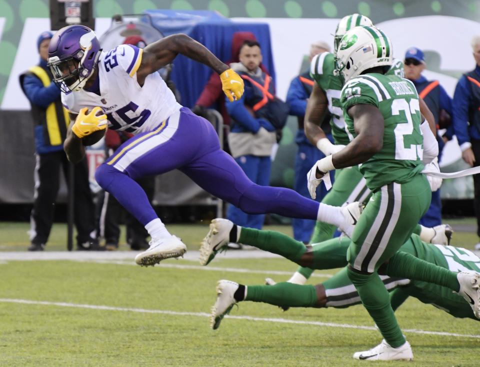 <p>Minnesota Vikings running back Latavius Murray (25) rushes past New York Jets’ Terrence Brooks (23) for a touchdown during the second half of an NFL football game Sunday, Oct. 21, 2018, in East Rutherford, N.J. (AP Photo/Bill Kostroun) </p>