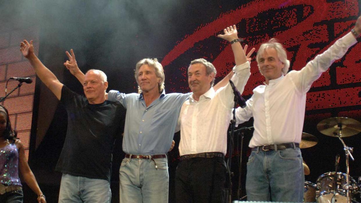  Pink Floyd take a bow at Live 8. 