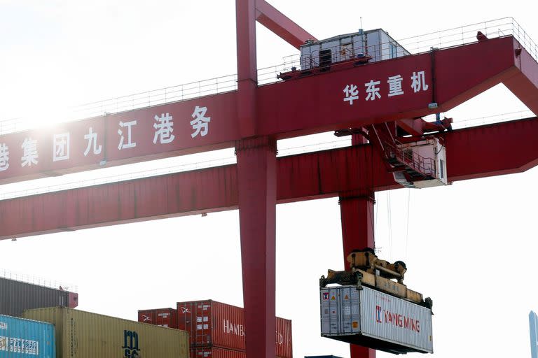 Imagen de un puerto en China