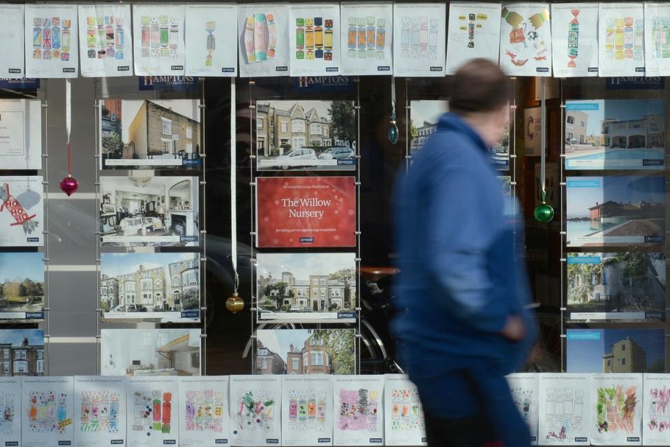 A think tank said that for a homeowner with a £140,000 mortgage, rates rising to 5% could mean monthly payments increasing by around £190 (Anthony Devlin/PA) (PA Archive)