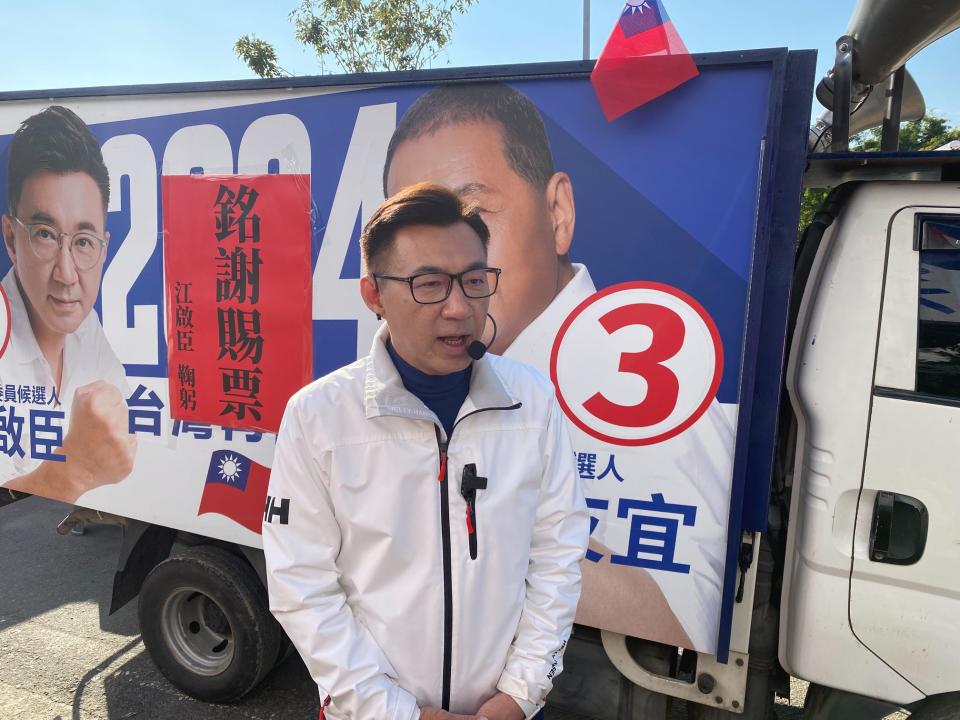 圖說二 台中市第八選區國民黨籍立委當選人江啟臣車隊謝票。（記者孫義方攝）