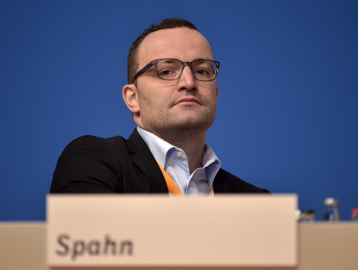 Jens Spahn war einer von sieben Gästen des neuen Talkshow-Versuchs der ARD – und übt heftige Kritik an der Umsetzung. (Bild AP Photo/Martin Meissner)