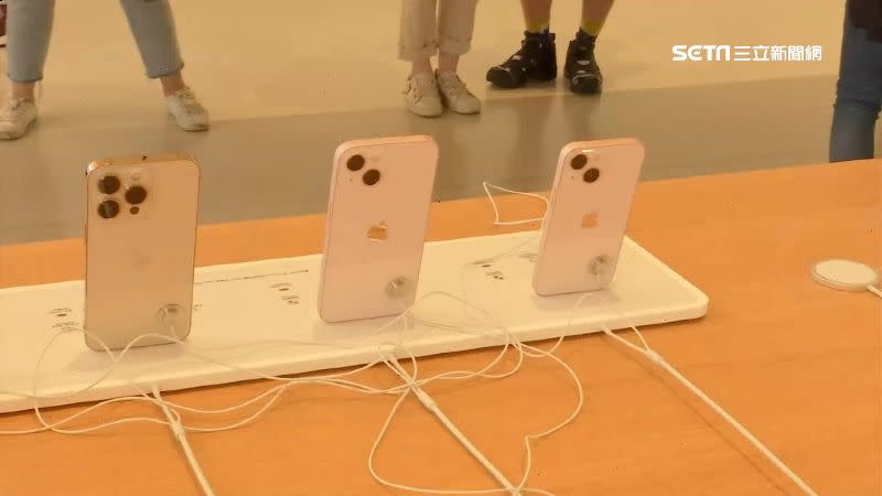 分析師認為，iPhone14 Pro若與iPhone13Pro機型相比，價格將上漲100美元。（圖／資料照）