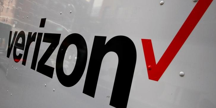 FILE PHOTO: The Verizon logo is seen on the side of a truck in New York City, U.S., October 13, 2016.  REUTERS/Brendan McDermid/File Photo                 