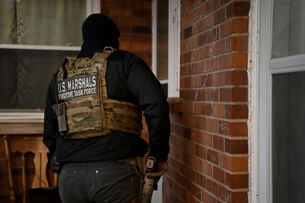 PHOTO: File image of the U.S. Marshals Fugitive Task Force conducting an operation in Feb. 2023. (Shane T. McCoy/US Marshals, FILE)