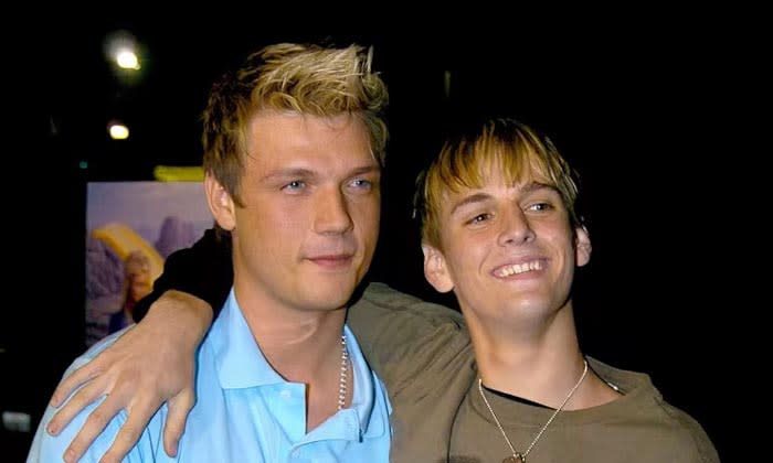 Aaron y su hermano Nick Carter