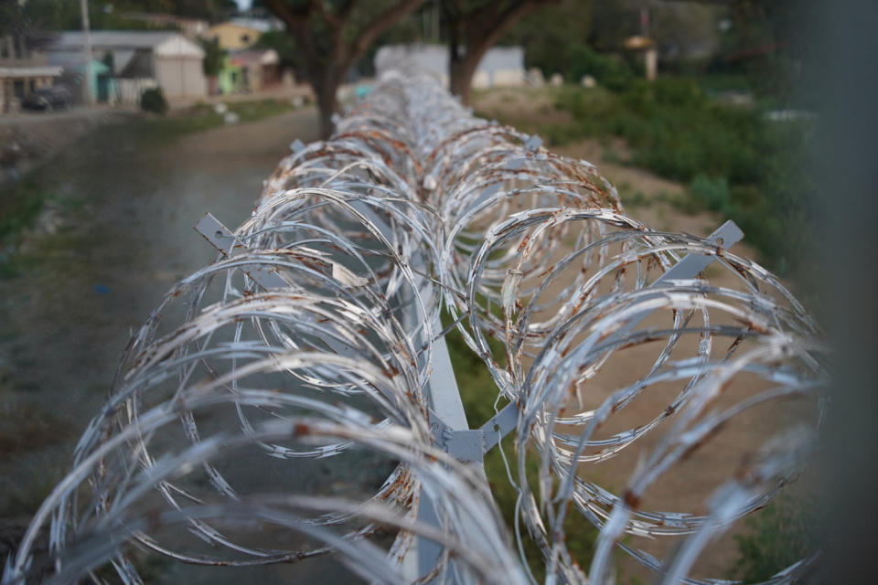 Security fence in the border town of Dajabón (Gabe Gutierrez / NBC News)