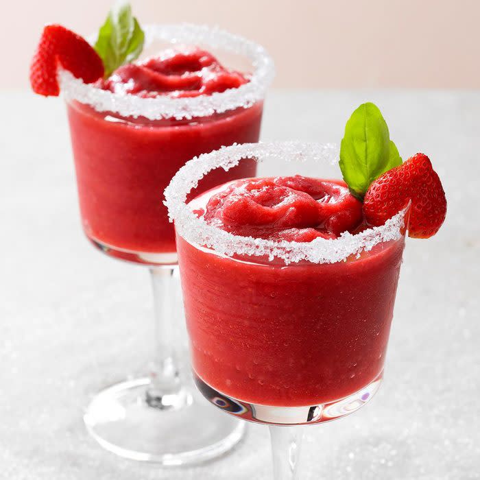 Strawberry Basil Frozen Margarita Exps Toham21 257584 E12 08 6b 2