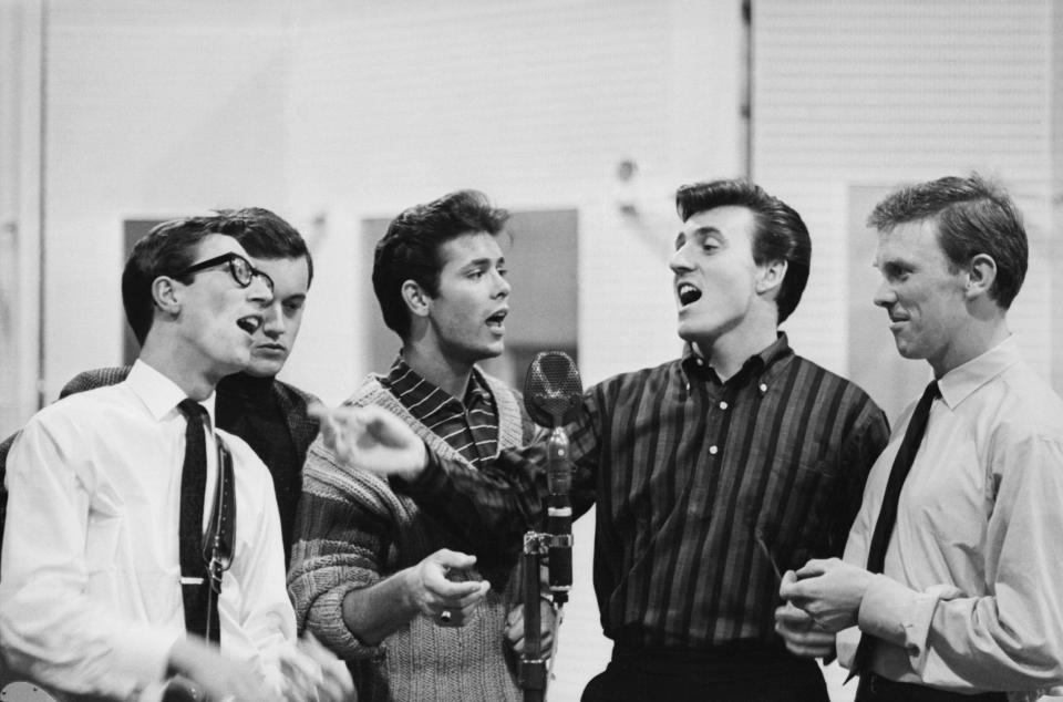 Locking, far right, in November 1962 with Cliff Richard and the Shadows: l-r, Hank Marvin, Brian Bennett, Richard and Bruce Welch - Albert McCabe/ Hulton Archive