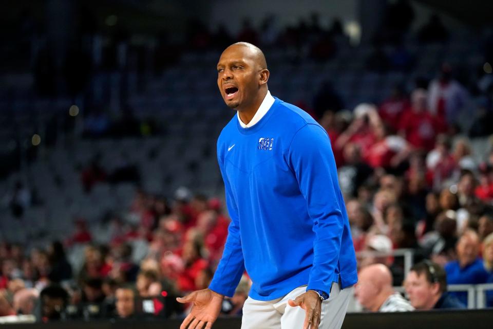 Memphis head coach Penny Hardaway yells from the sideline during the first half of an NCAA college basketball game against Houston for the American Athletic Conference tournament championship in Fort Worth, Texas, Sunday, March 13, 2022. (AP Photo/LM Otero)