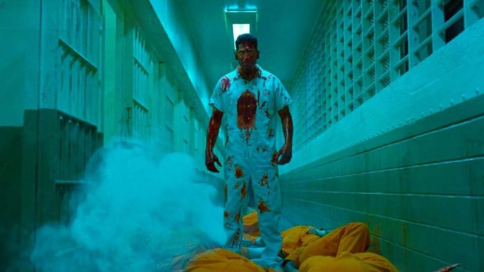 The Punisher (Jon Bernthal) fights fellow inmates in Daredevil season two.