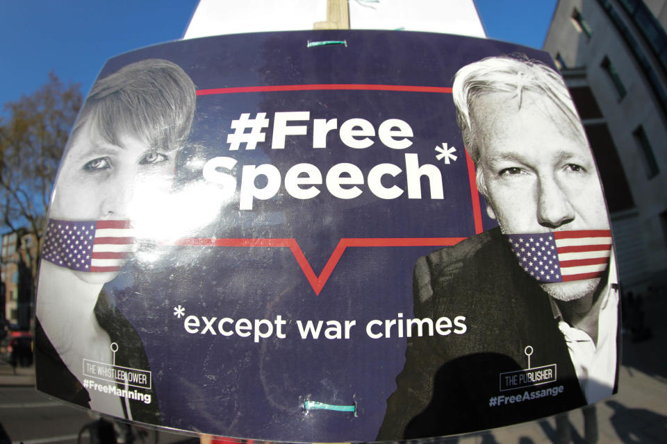 WESTMINSTER MAGISTRATES COURT, WESTMINSTER, LONDON, UNITED KINGDOM - 2019/04/11: Placard saying, Free Speech, of Julian Assange seen outside Westminster Magistrates Court after Julian Assange was removed from the Ecuadorian Embassy after his asylum was terminated. (Photo by Ben Booth/SOPA Images/LightRocket via Getty Images)