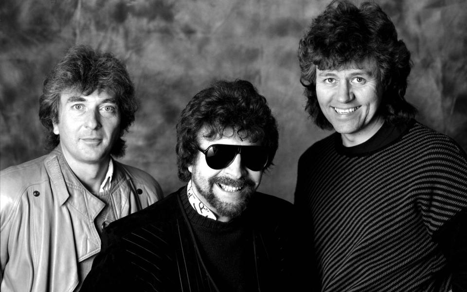 "Ein bemerkenswerter Musiker und Freund": ELO-Chef Jeff Lynne (Mitte) trauert um Keyboarder Richard Tandy (links). (Bild: IMAGO / Avalon.red)