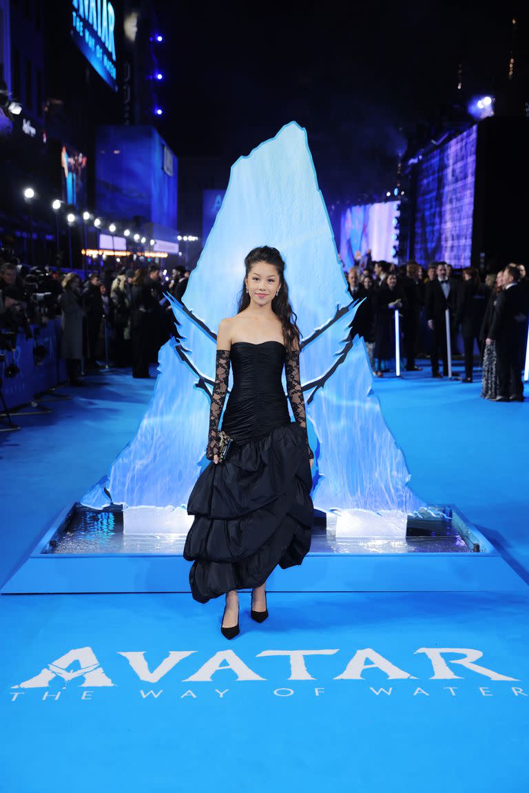 Transparencias y bolados para Trinity Jo-Li Bliss en la premiere de Avatar: El camino del agua