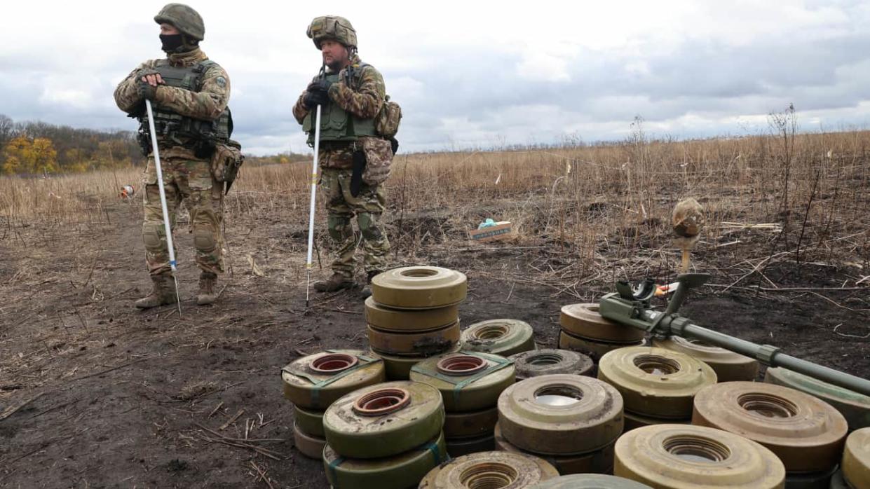 Demining works. Photo: Getty Images