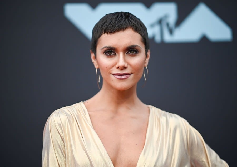 Alyson Stoner Threw It Back Again With A Video Of Her Teaching Ellen Degeneres The Harlem Shake 