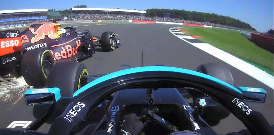 Heftiger Crash mit Hamilton: Verstappen fliegt ab!