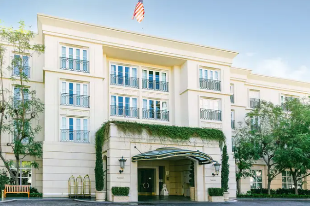 Das The Peninsula Beverly Hills von außen.  - Copyright: Courtesy of The Peninsula Beverly Hills