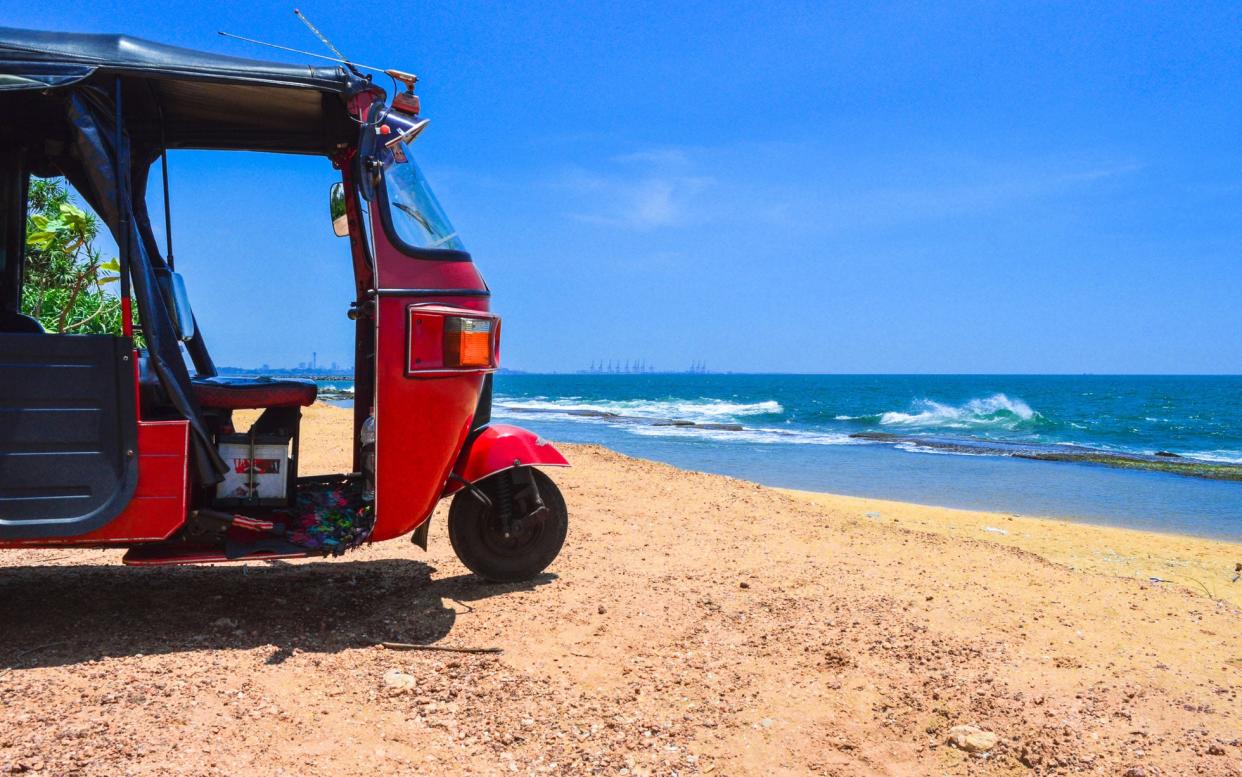 Tuk tuks are a common mode of transport in Sri Lanka - © Theekshana Kumara / The Imagebook. All rights reserved.