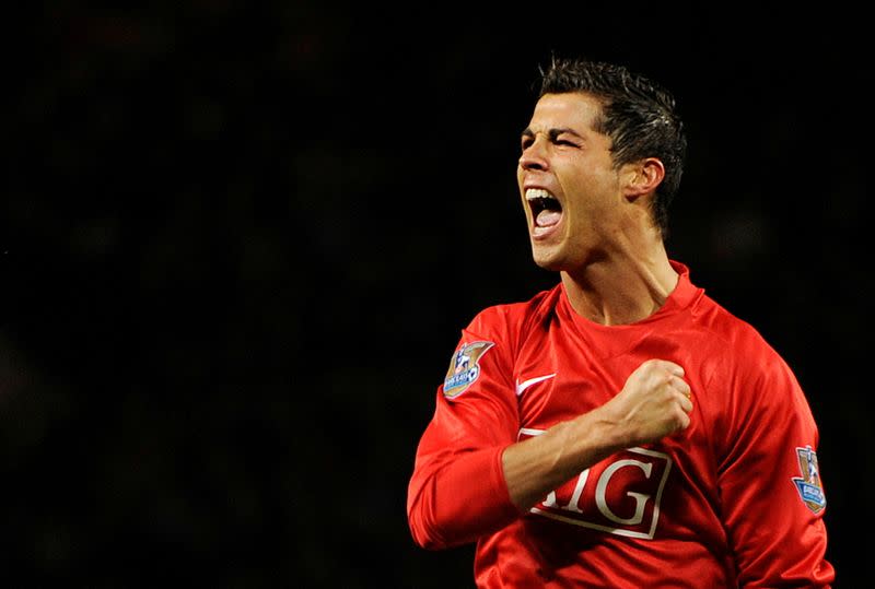 IMAGEN DE ARCHIVO. Cristiano Ronaldo celebra tras anotar un gol en el partido entre el Manchester United y el West Ham United por la Premier League, en Old Trafford, Manchester, Inglaterra