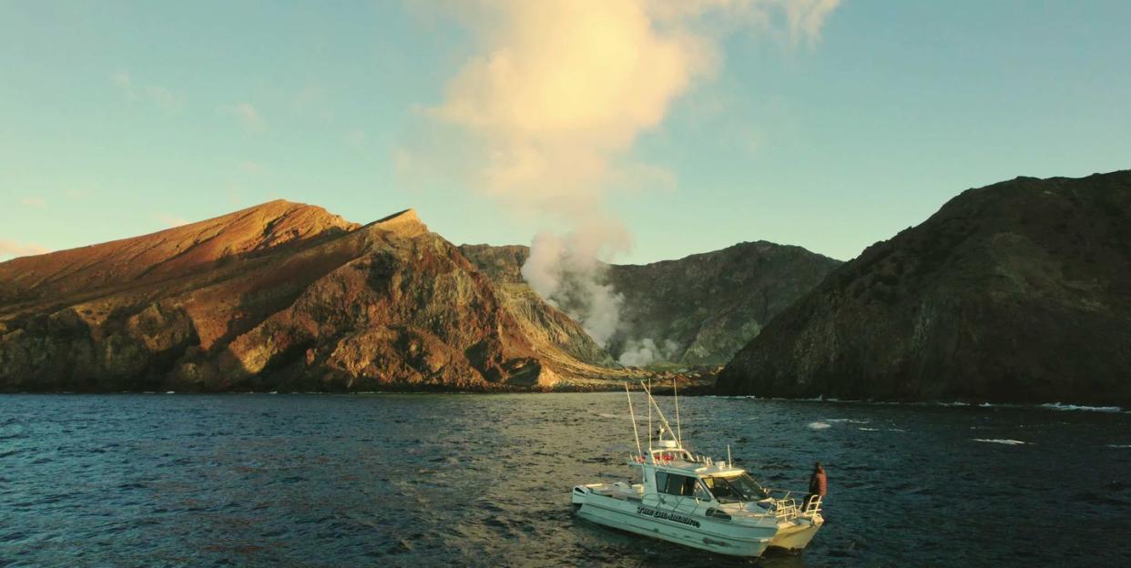 the volano rescue from whakaari cr courtesy of netflix © 2022