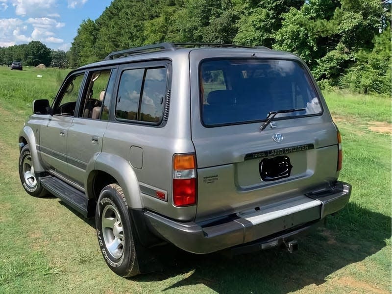 Photo: <a class="link " href="https://houston.craigslist.org/cto/d/houston-1997-toyota-land-cruiser-40th/7739401741.html" rel="nofollow noopener" target="_blank" data-ylk="slk:Craigslist;elm:context_link;itc:0;sec:content-canvas">Craigslist</a>