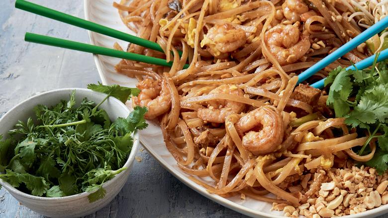 shrimp pad thai with herbs