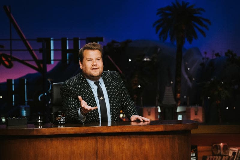 James Corden en su show