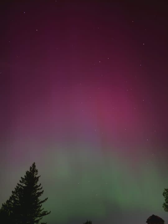 The Northern Lights from Lake Oswego, Oregon on May 11, 2024. (Courtesy: Alicia Moya-Mendez)
