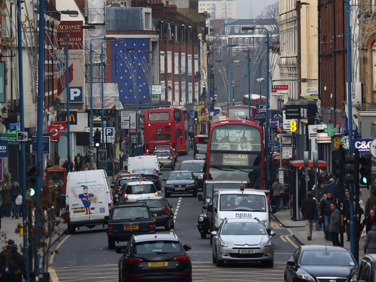 Britain's town and cities are currently overrun with cars spewing out CO2 and other pollutants (Peter Macdiarmid/Getty Images)
