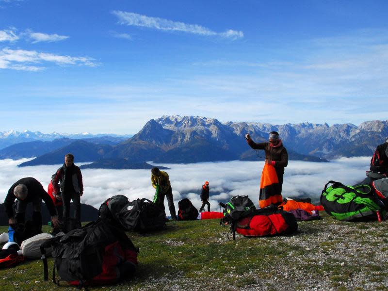 Kurz vor dem Abflug: Die Flugschüler treffen auf der Bischlinghöhe letzte Startvorbereitungen. Foto: Daniel Patrick Görisch