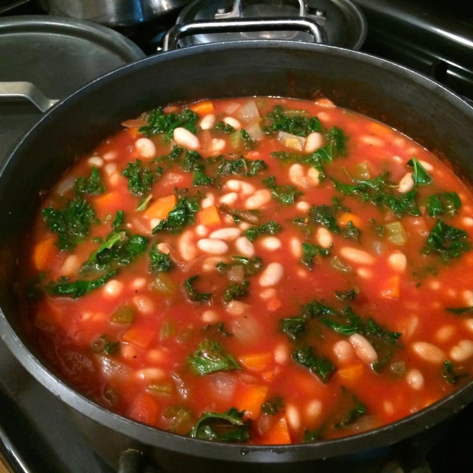 Kale, Tomato, and Cannellini Bean Soup