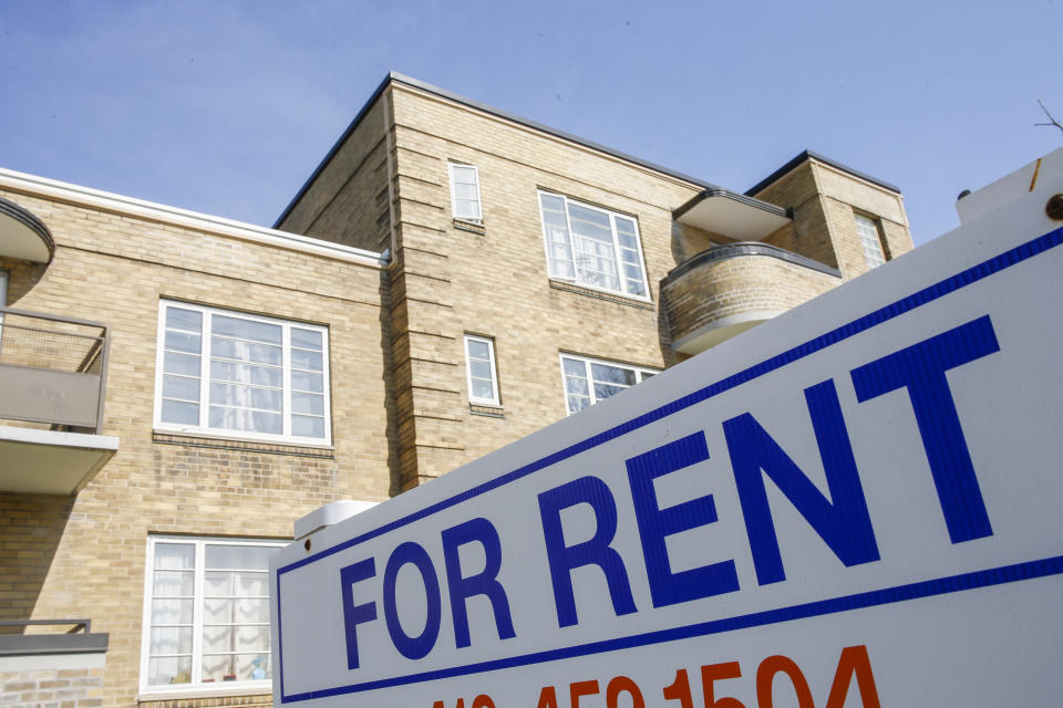 TORONTO, ON - APRIL 24 -  

An apartment for rent sign posted along Bayview Avenue.

April, 24, 2022        (Photo by Paige Taylor White/Toronto Star via Getty Images)