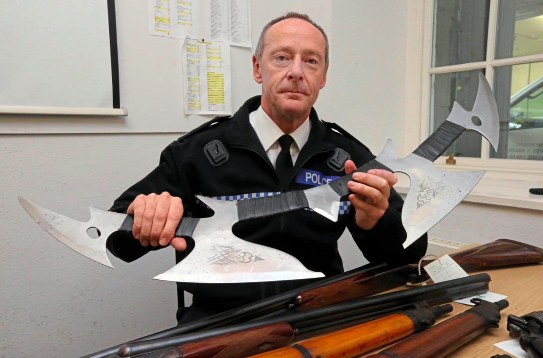 <em>Police were shocked to find this large Klingon sword handed in during a weapons amnesty (SWNS)</em>