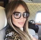 <p>Jennifer Lopez sieht man ihr Alter von 48 Jahren nicht an. Ihre zahlreichen Selfies, die die schöne Schauspielerin regelmäßig auf Instagram teilt, werden von Fans und Followern regelrecht bewundert. </p>