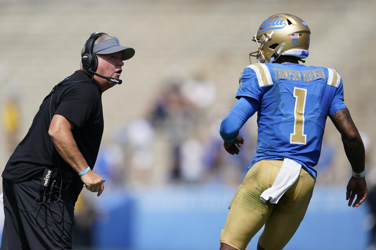 Upon Further Review: This time, Chip Kelly goes for it